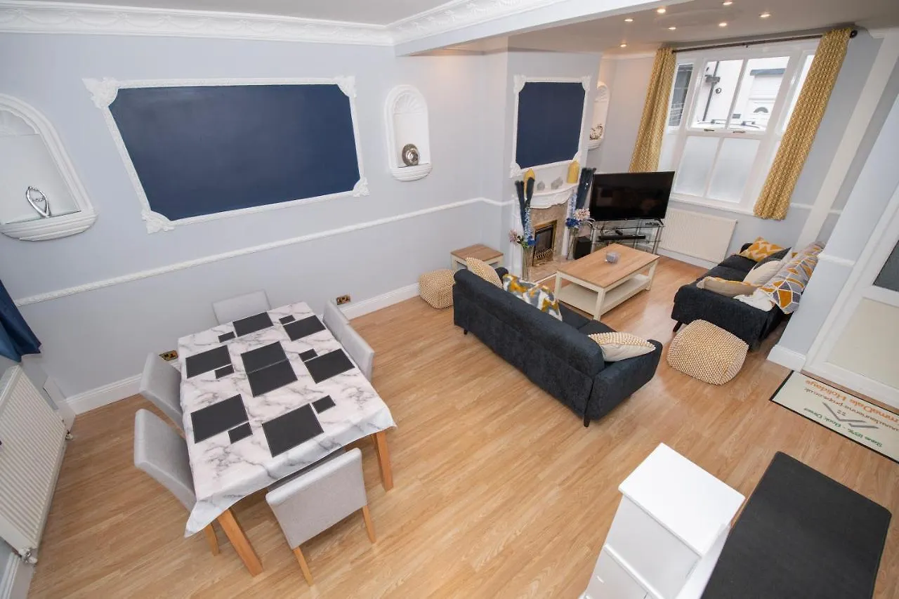Villa Emmadale Bridington Town Centre Sleeps 10 Bridlington